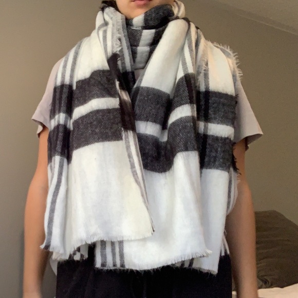 Zara Plaid Blanket Scarf - Picture 1 of 5